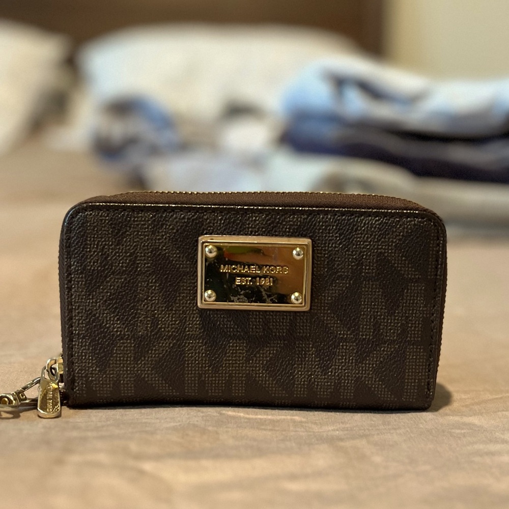 Michael Kors Wristlet Wallet
